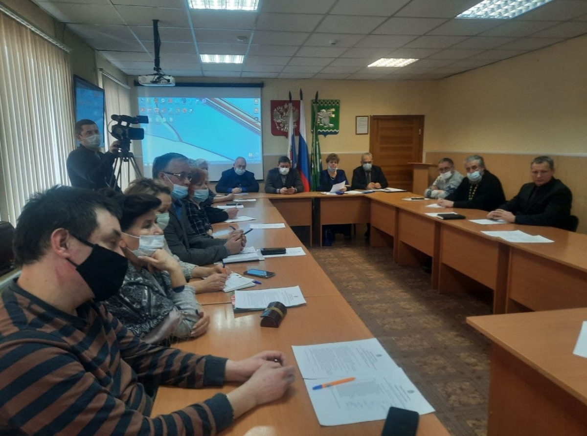 Фото Галины Таскиной. Общественники успели обсудить с руководством АЦРБ много насущных и важных для жителей АГО вопросов 